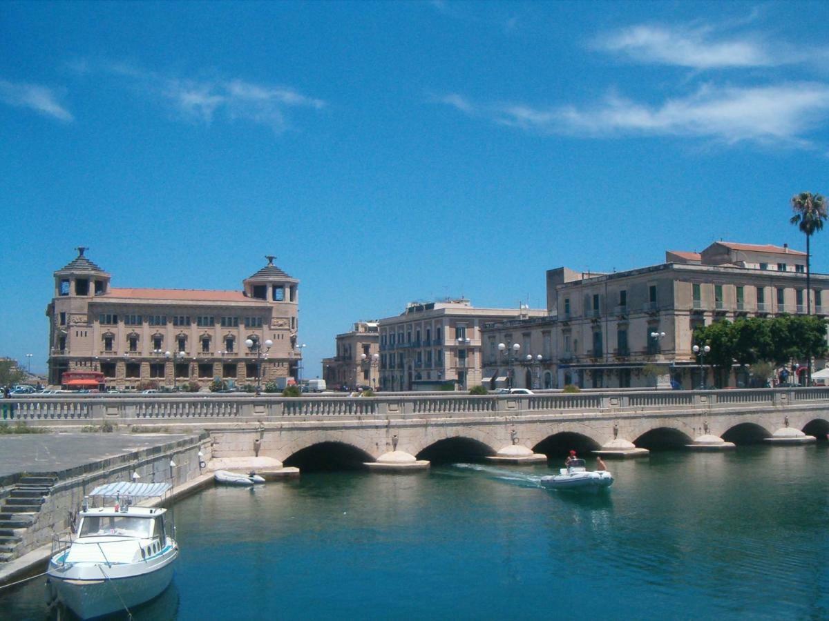 Syracuseapartments Il Piave Di Siracusa Appartamento Per 6 Persone Vicino Ad Ortigia A 200M Dal Mare Luaran gambar
